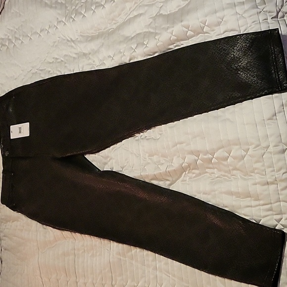 NWT Guess Poison Python Coated Pants - Picture 3 of 6